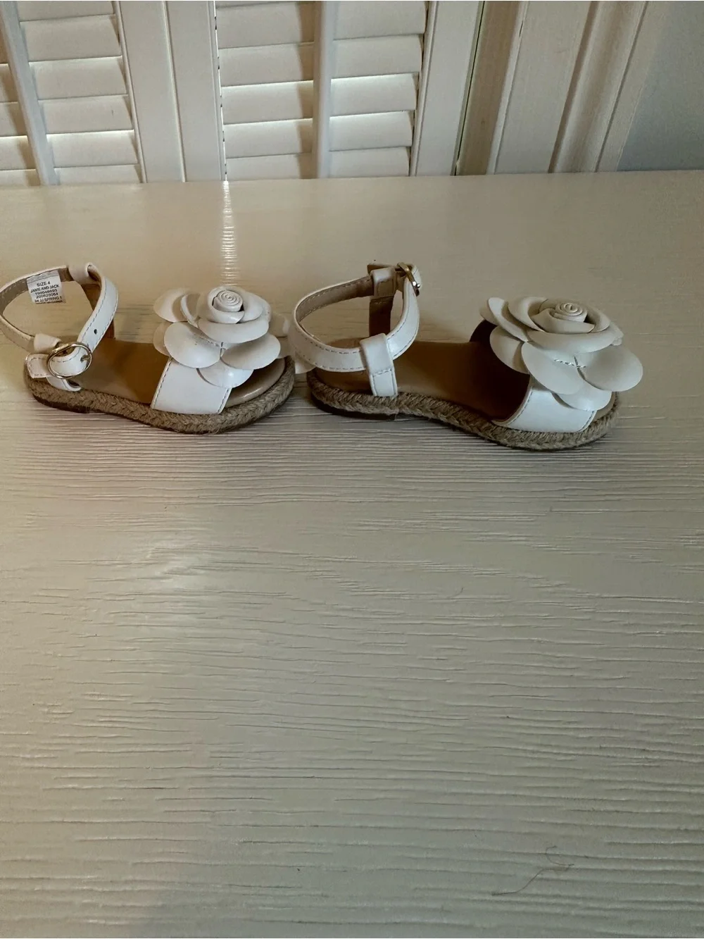 NWOT Janie and Jack White 3D Rose Flower Espadrille Sandals Size 4
